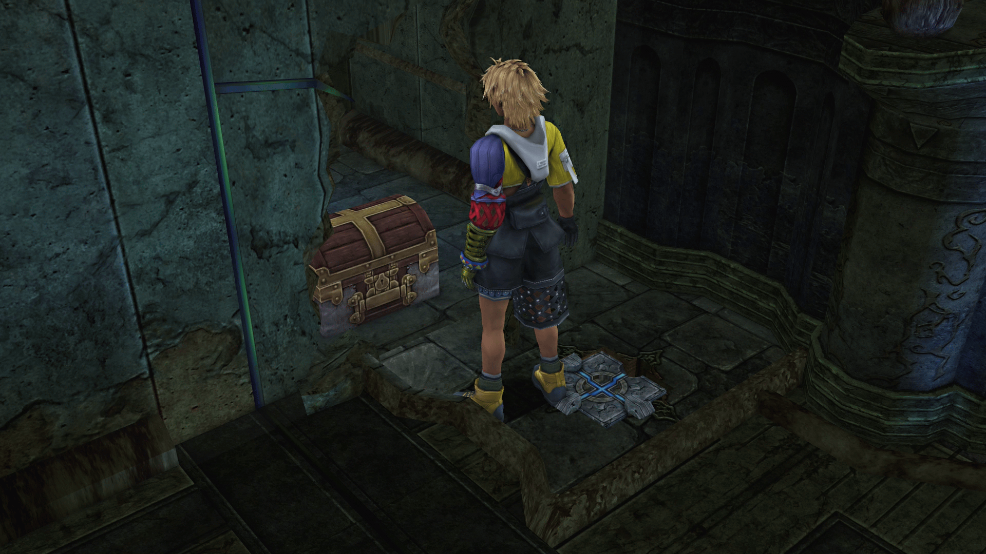 Red Armlet treasure chest